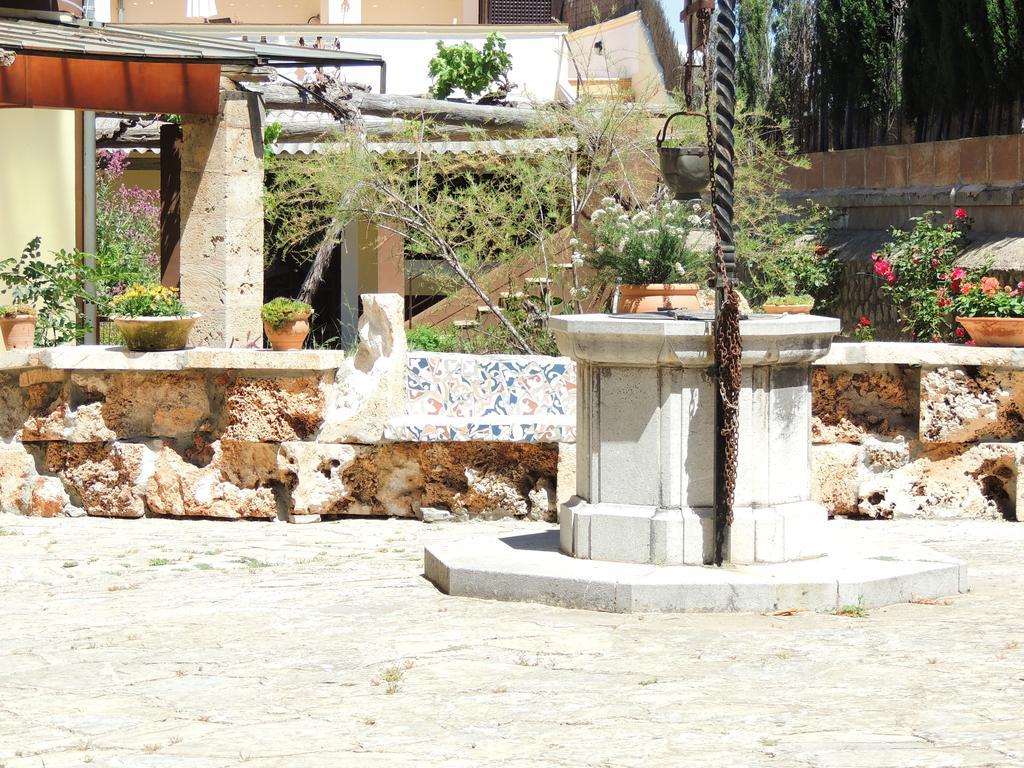 Loftotel Canet Esporles Exterior photo