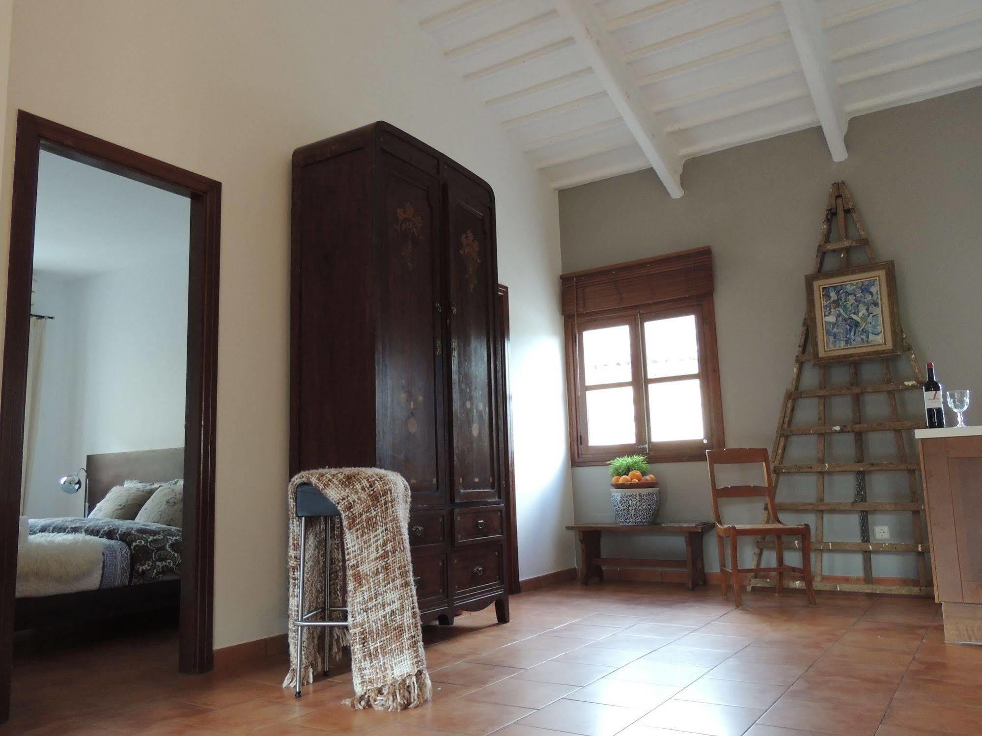Loftotel Canet Esporles Exterior photo